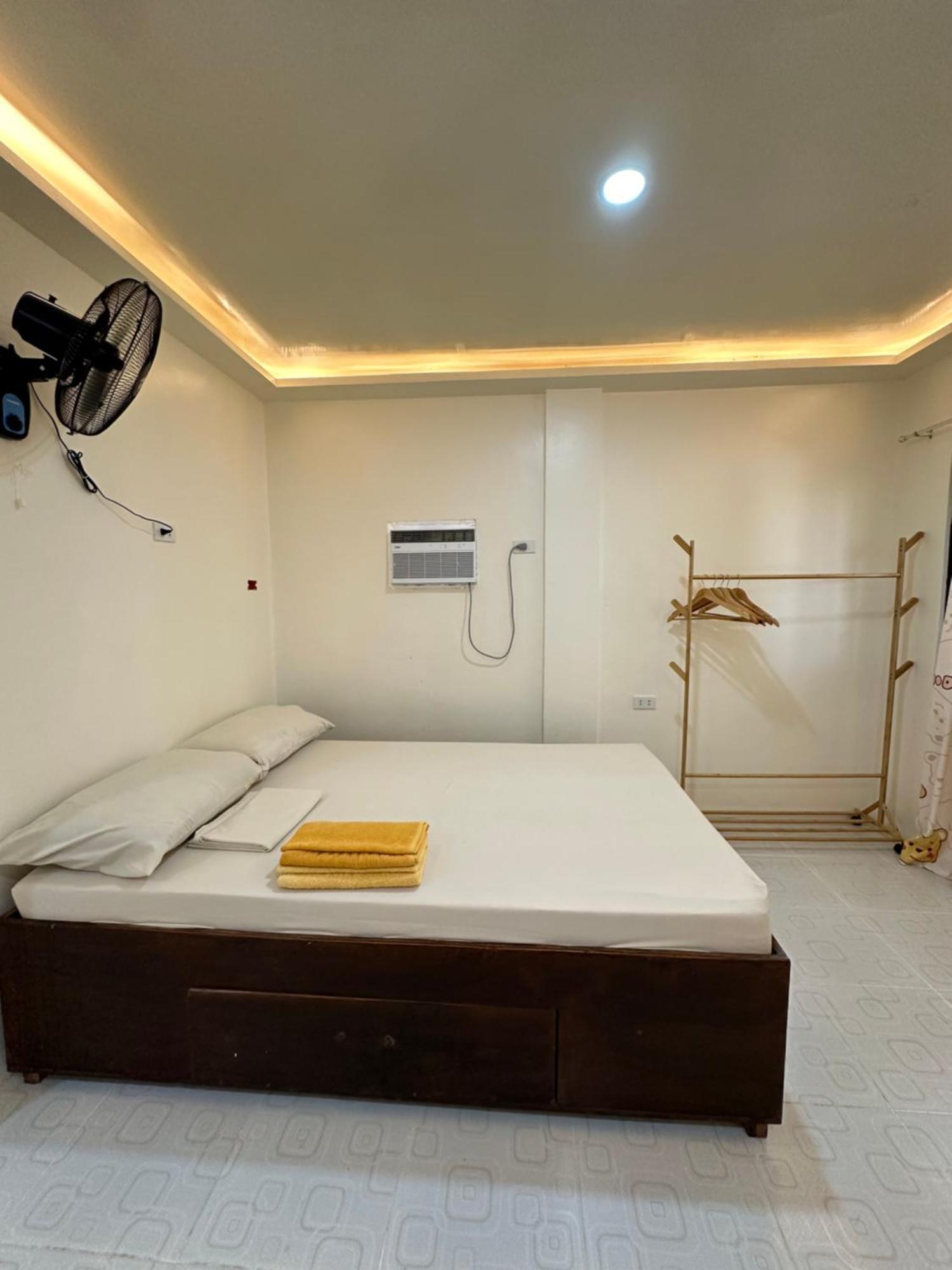 Cris & Mar Homestay Burgos  Zimmer foto